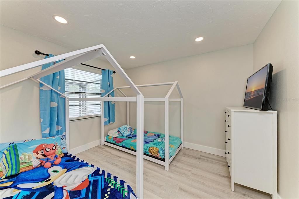 Active With Contract: $549,000 (3 beds, 2 baths, 2111 Square Feet)