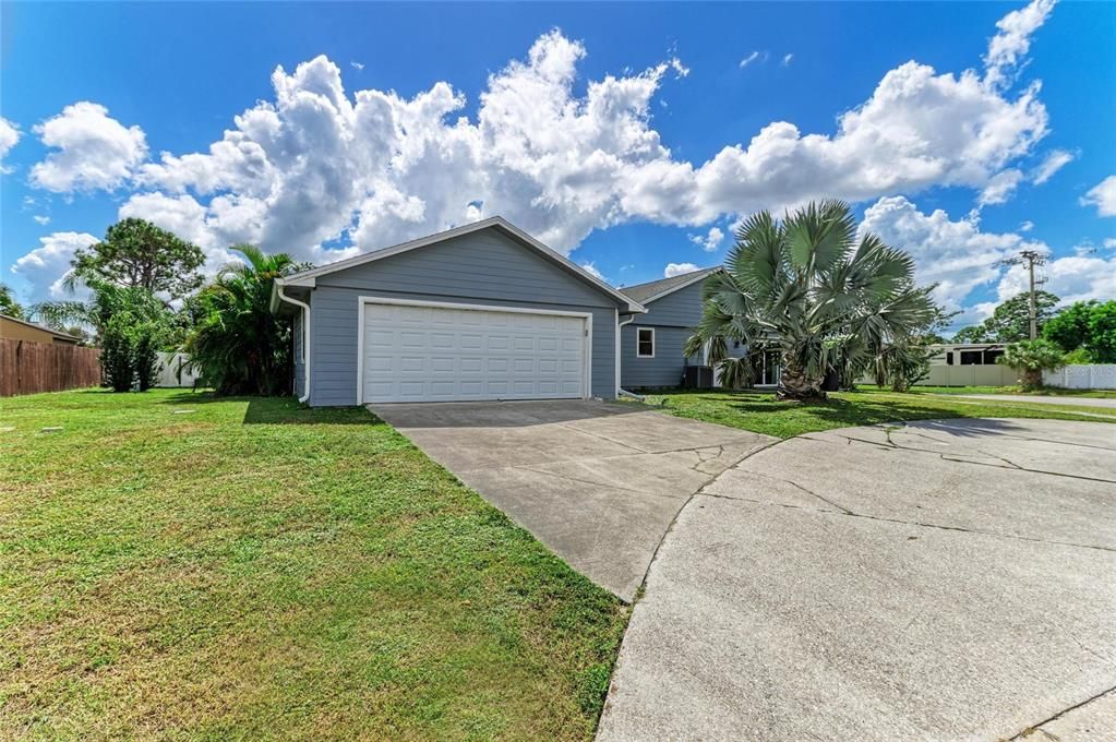 Active With Contract: $549,000 (3 beds, 2 baths, 2111 Square Feet)