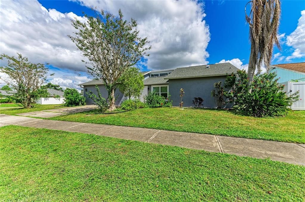 Active With Contract: $549,000 (3 beds, 2 baths, 2111 Square Feet)