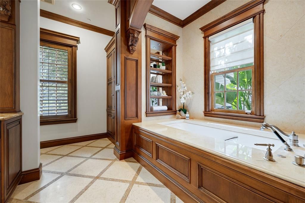 待售: $3,699,000 (4 贝兹, 5 浴室, 6138 平方英尺)