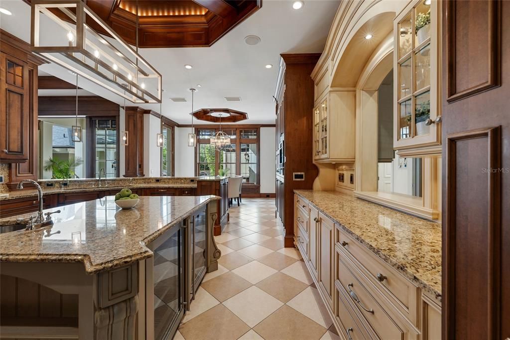 待售: $3,699,000 (4 贝兹, 5 浴室, 6138 平方英尺)