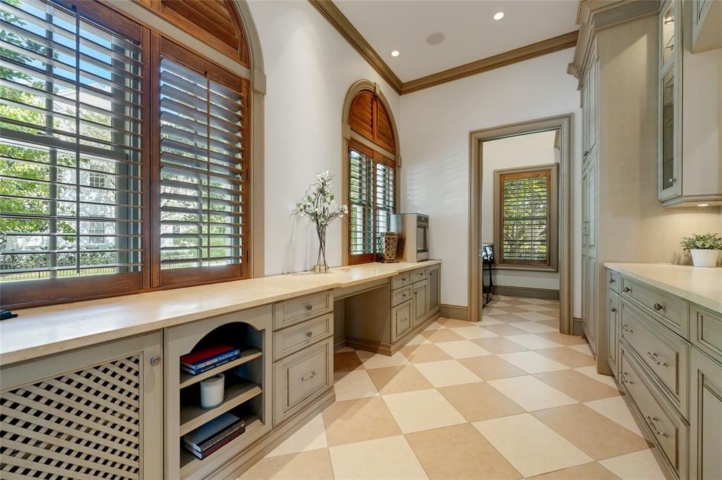 待售: $3,699,000 (4 贝兹, 5 浴室, 6138 平方英尺)