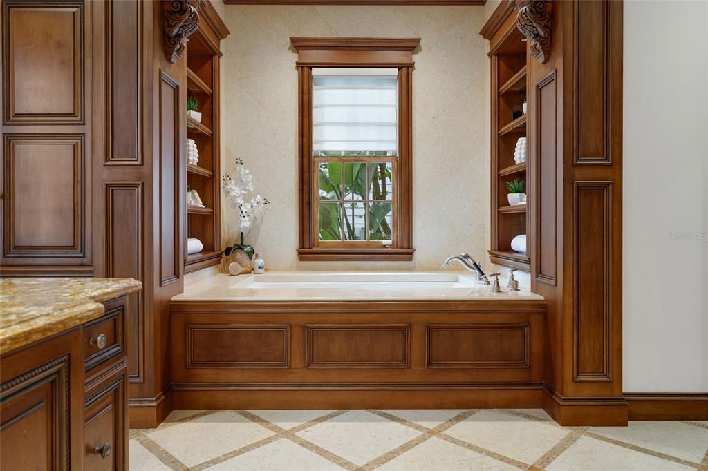 待售: $3,699,000 (4 贝兹, 5 浴室, 6138 平方英尺)