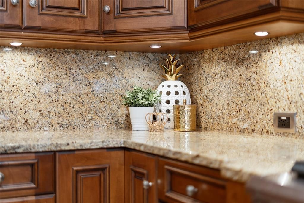 待售: $3,699,000 (4 贝兹, 5 浴室, 6138 平方英尺)