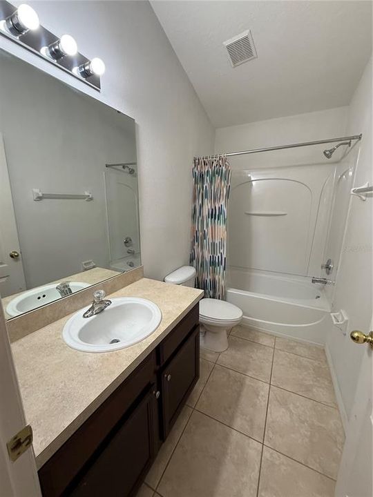 En Venta: $248,000 (2 camas, 2 baños, 1200 Pies cuadrados)