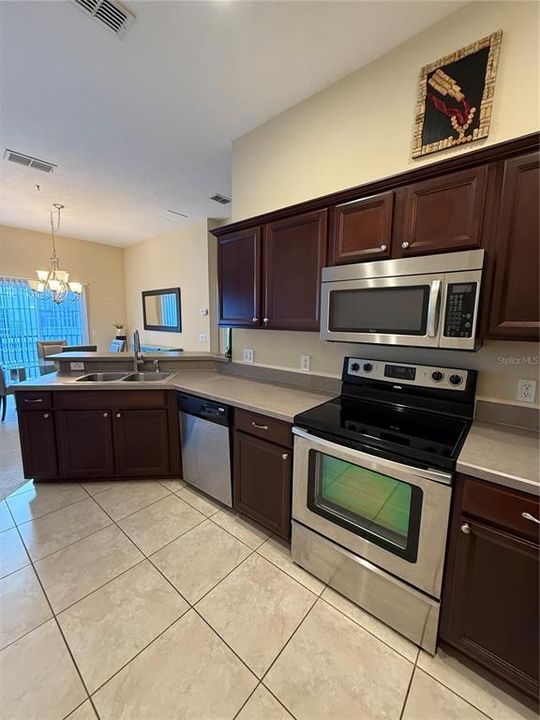 En Venta: $248,000 (2 camas, 2 baños, 1200 Pies cuadrados)