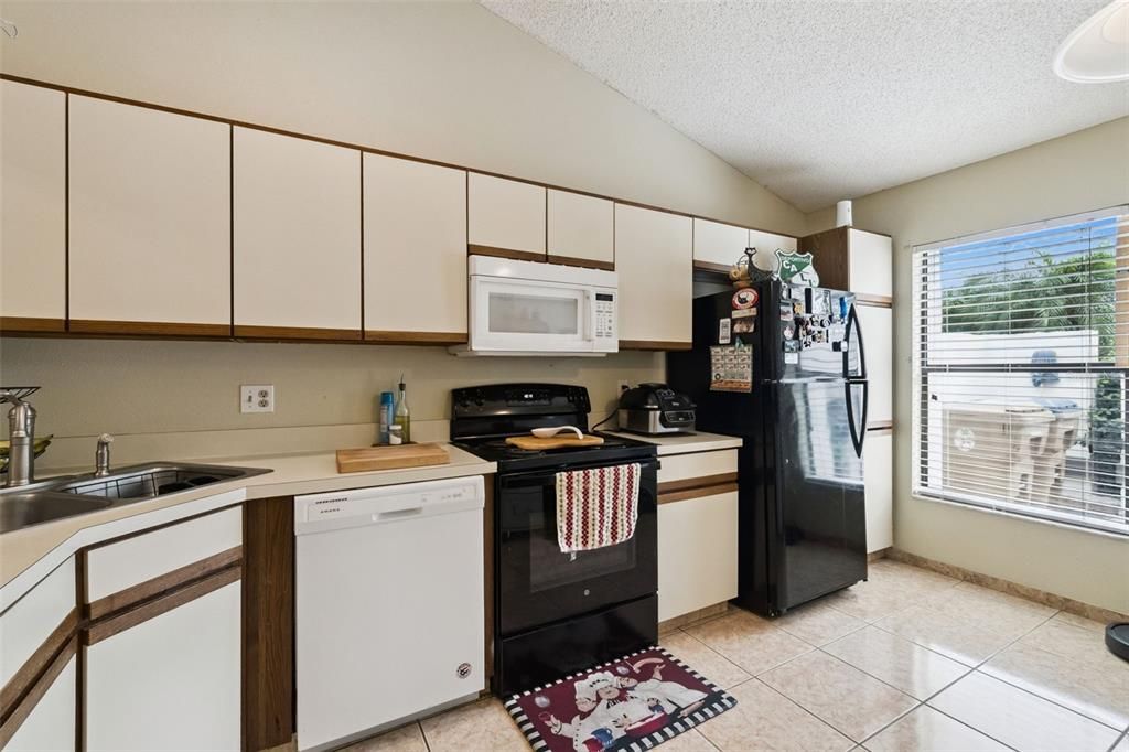 待售: $250,000 (2 贝兹, 2 浴室, 1019 平方英尺)