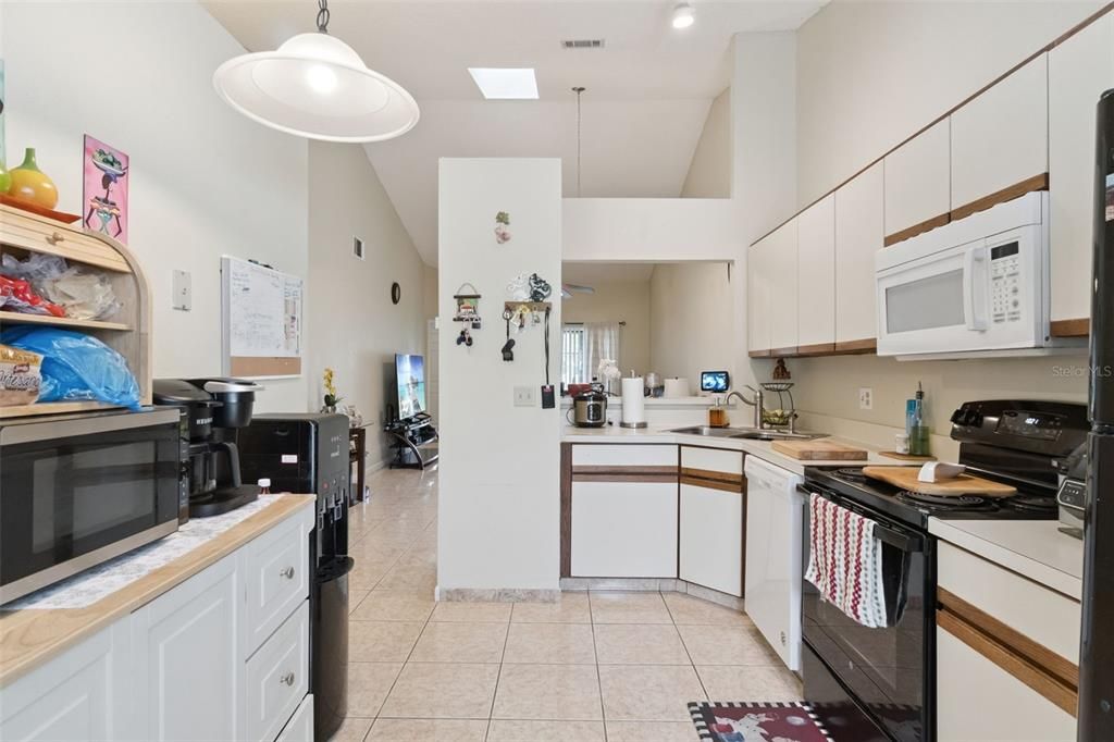 待售: $250,000 (2 贝兹, 2 浴室, 1019 平方英尺)