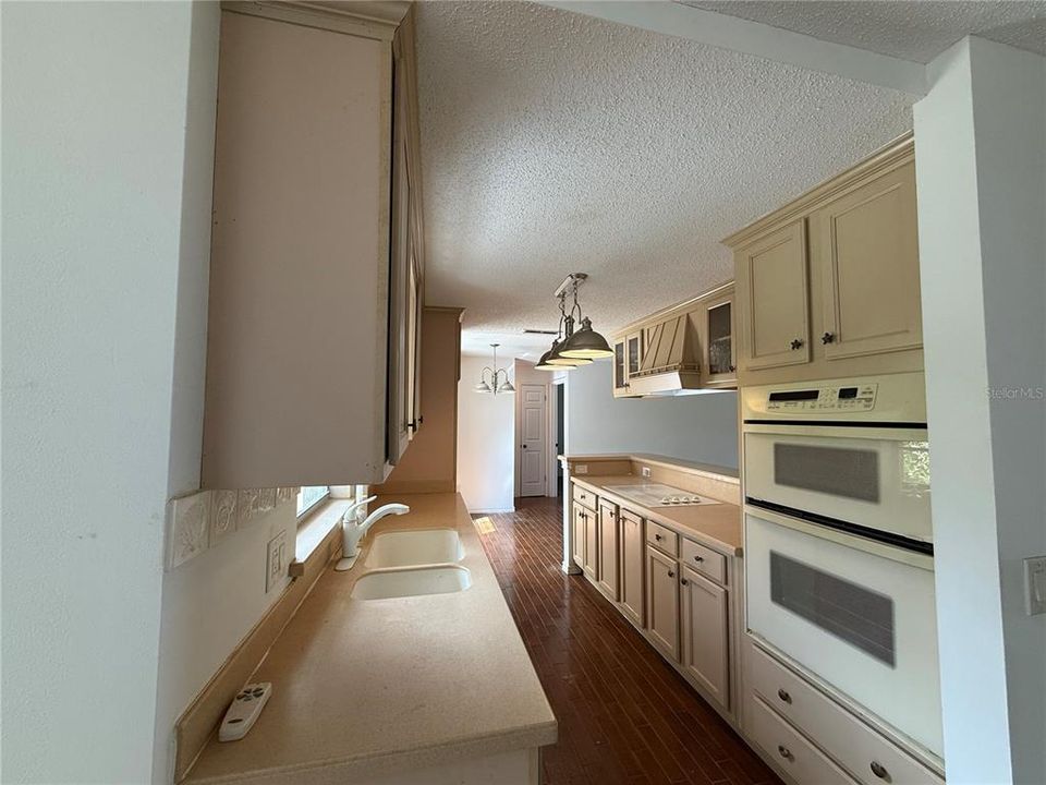 Activo con contrato: $445,000 (3 camas, 2 baños, 1397 Pies cuadrados)