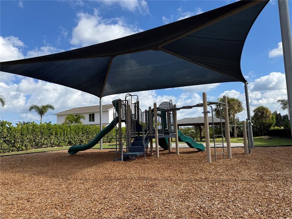 Activo con contrato: $445,000 (3 camas, 2 baños, 1397 Pies cuadrados)