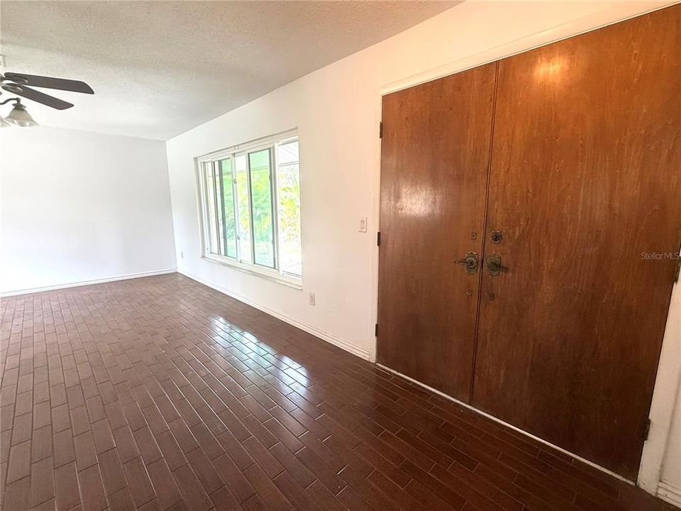 For Sale: $445,000 (3 beds, 2 baths, 1397 Square Feet)