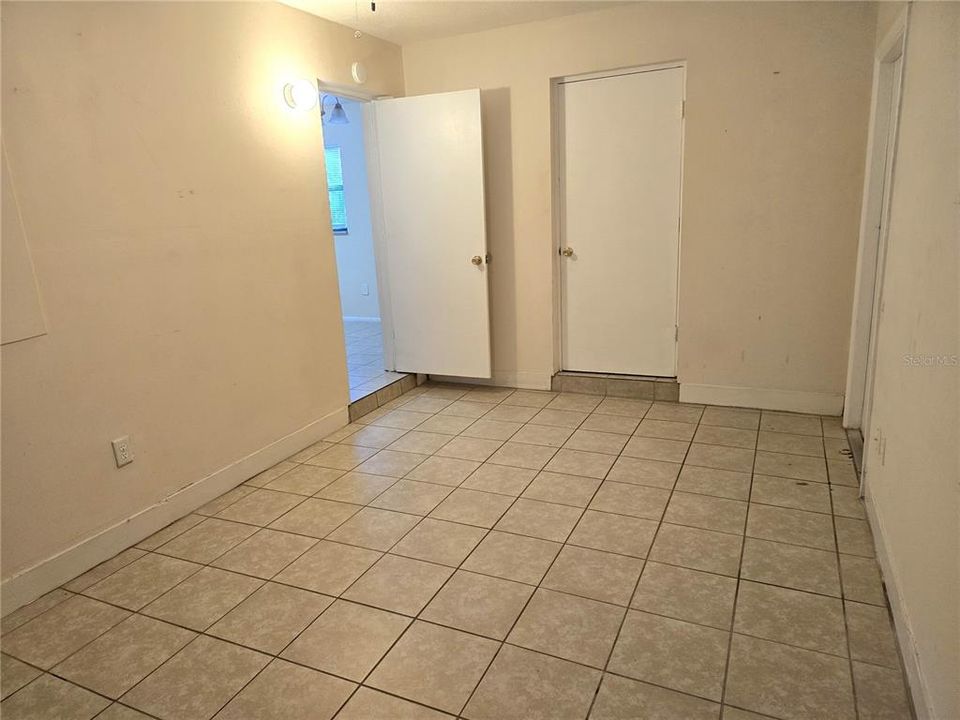 En Renta: $1,300 (3 camas, 1 baños, 1152 Pies cuadrados)