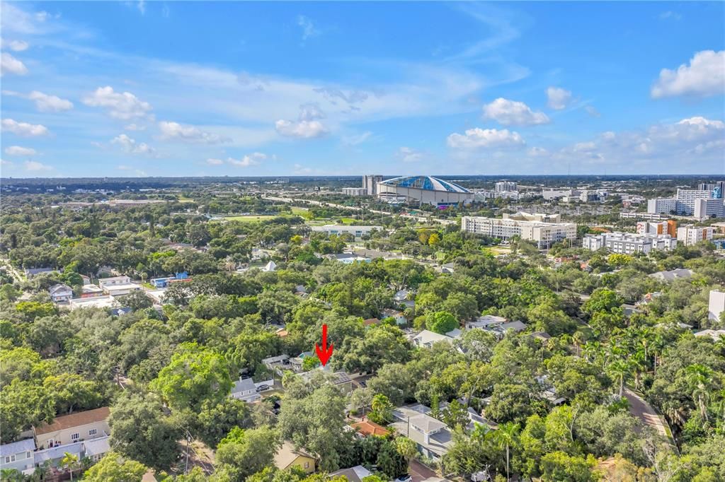 合同活跃: $749,000 (3 贝兹, 2 浴室, 1870 平方英尺)