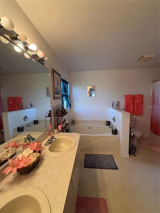 For Sale: $295,000 (4 beds, 2 baths, 1572 Square Feet)