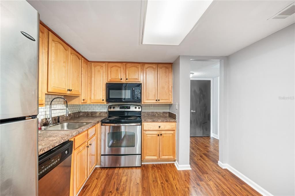 For Rent: $1,695 (3 beds, 2 baths, 1432 Square Feet)