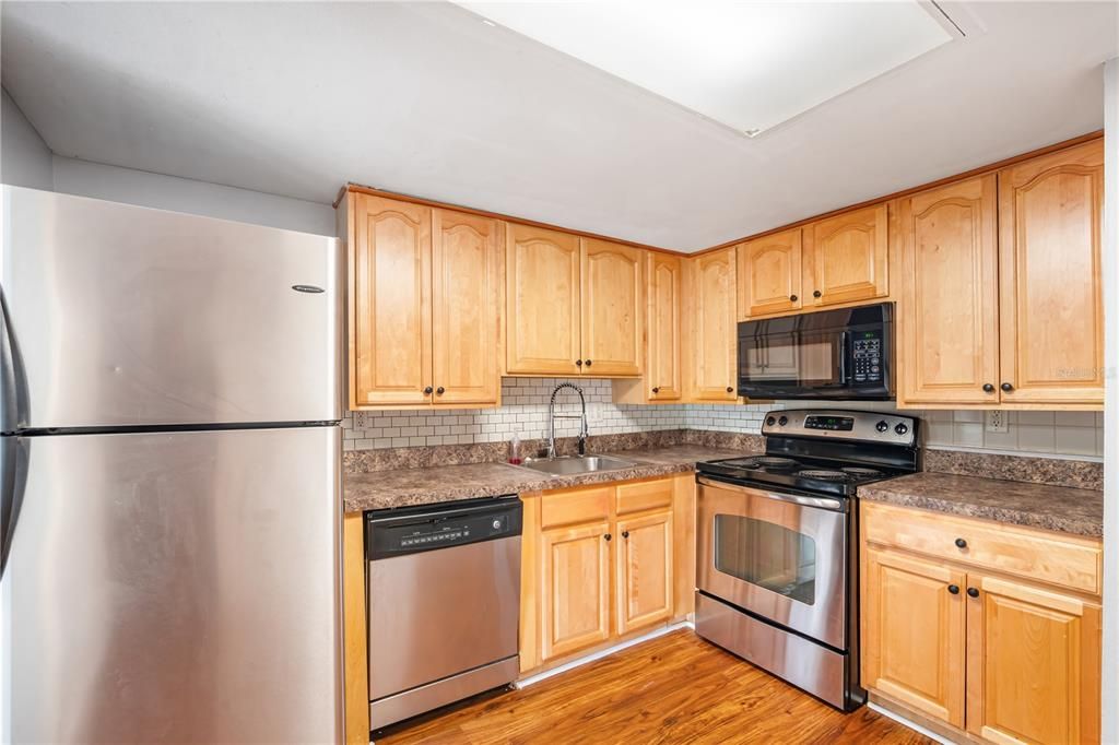 For Rent: $1,695 (3 beds, 2 baths, 1432 Square Feet)