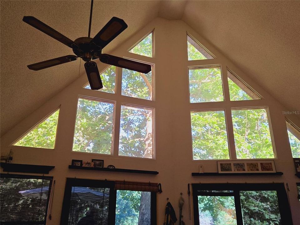 For Sale: $450,000 (2 beds, 2 baths, 2032 Square Feet)