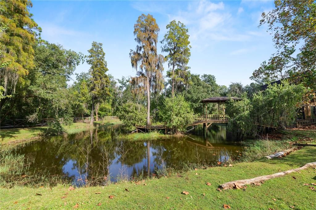 For Sale: $450,000 (2 beds, 2 baths, 2032 Square Feet)