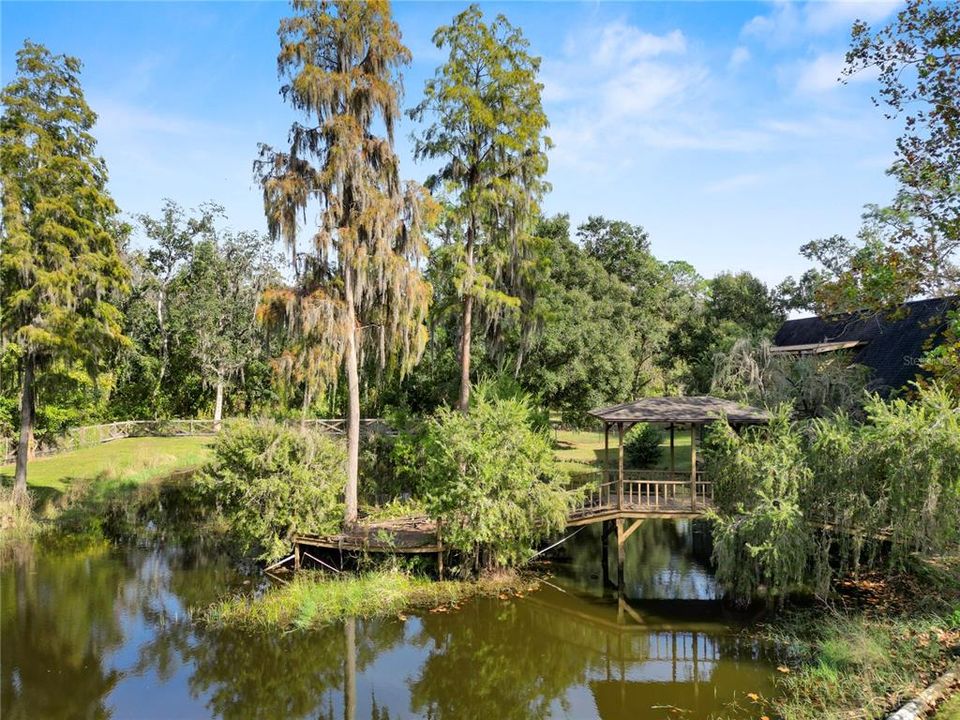 For Sale: $450,000 (2 beds, 2 baths, 2032 Square Feet)