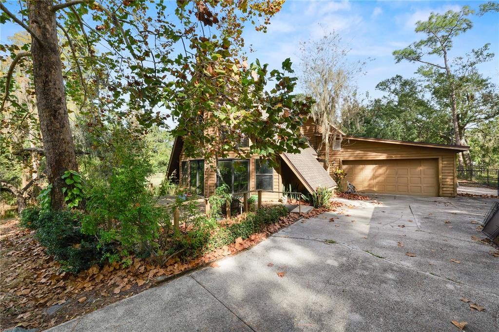 For Sale: $450,000 (2 beds, 2 baths, 2032 Square Feet)