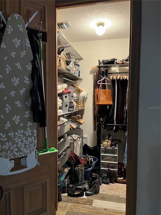 For Sale: $450,000 (2 beds, 2 baths, 2032 Square Feet)