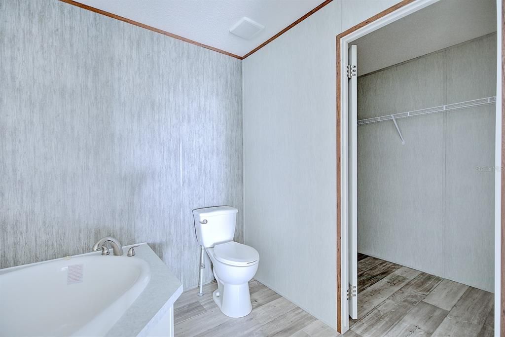 В аренду: $1,800 (4 спален, 2 ванн, 1768 Квадратных фут)