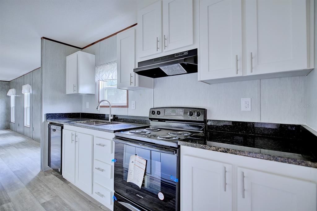 В аренду: $1,800 (4 спален, 2 ванн, 1768 Квадратных фут)