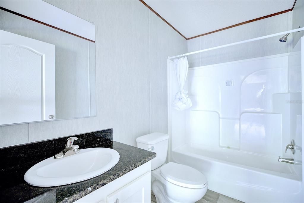 В аренду: $1,800 (4 спален, 2 ванн, 1768 Квадратных фут)