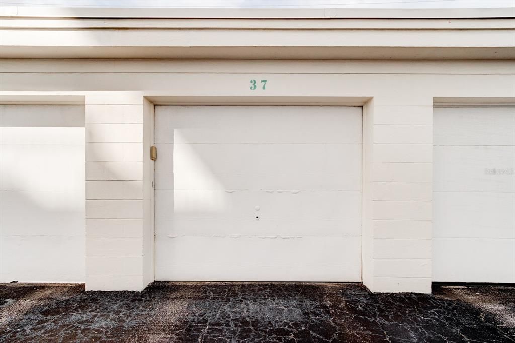 На продажу: $259,000 (2 спален, 2 ванн, 843 Квадратных фут)