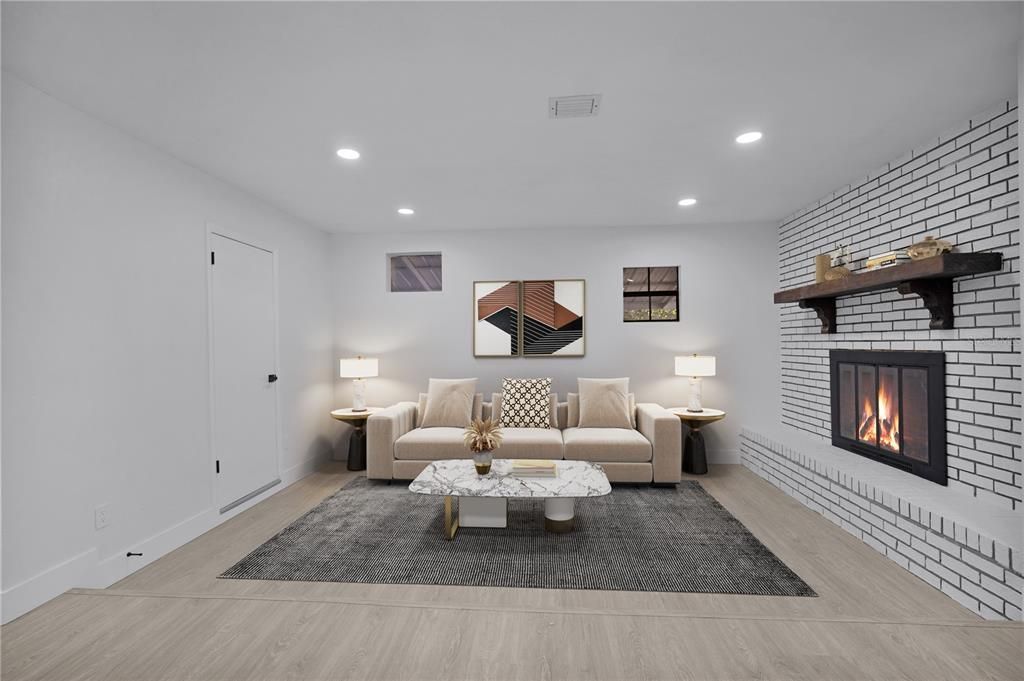 合同活跃: $264,900 (3 贝兹, 1 浴室, 1082 平方英尺)