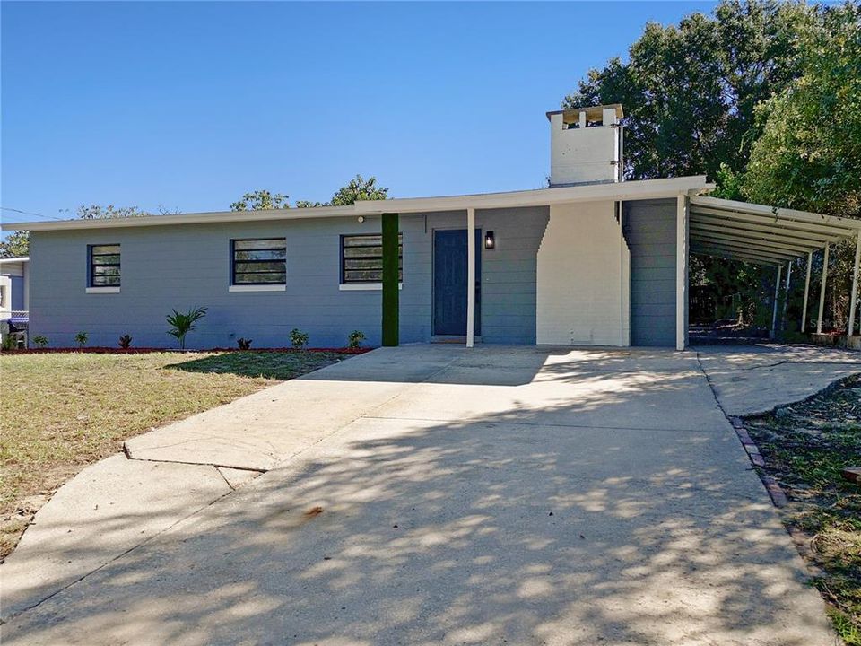 合同活跃: $264,900 (3 贝兹, 1 浴室, 1082 平方英尺)