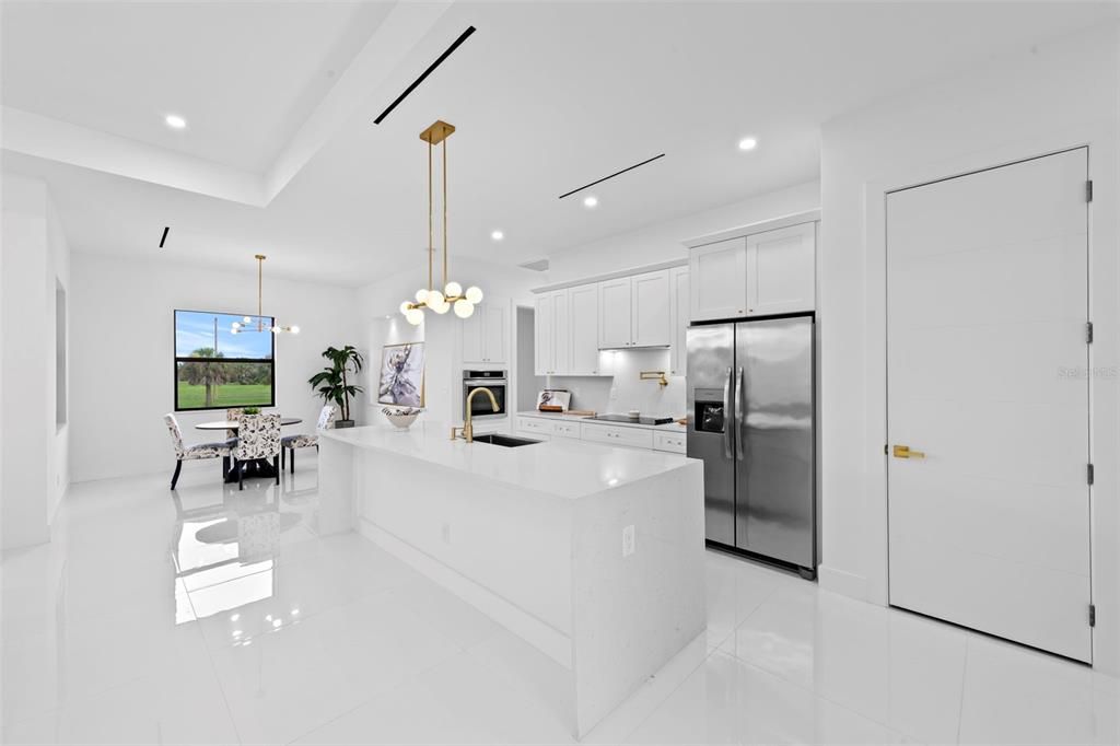 For Sale: $470,000 (3 beds, 2 baths, 1901 Square Feet)