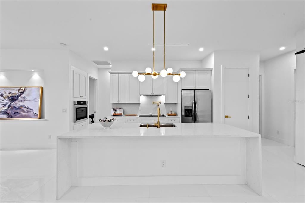 For Sale: $470,000 (3 beds, 2 baths, 1901 Square Feet)