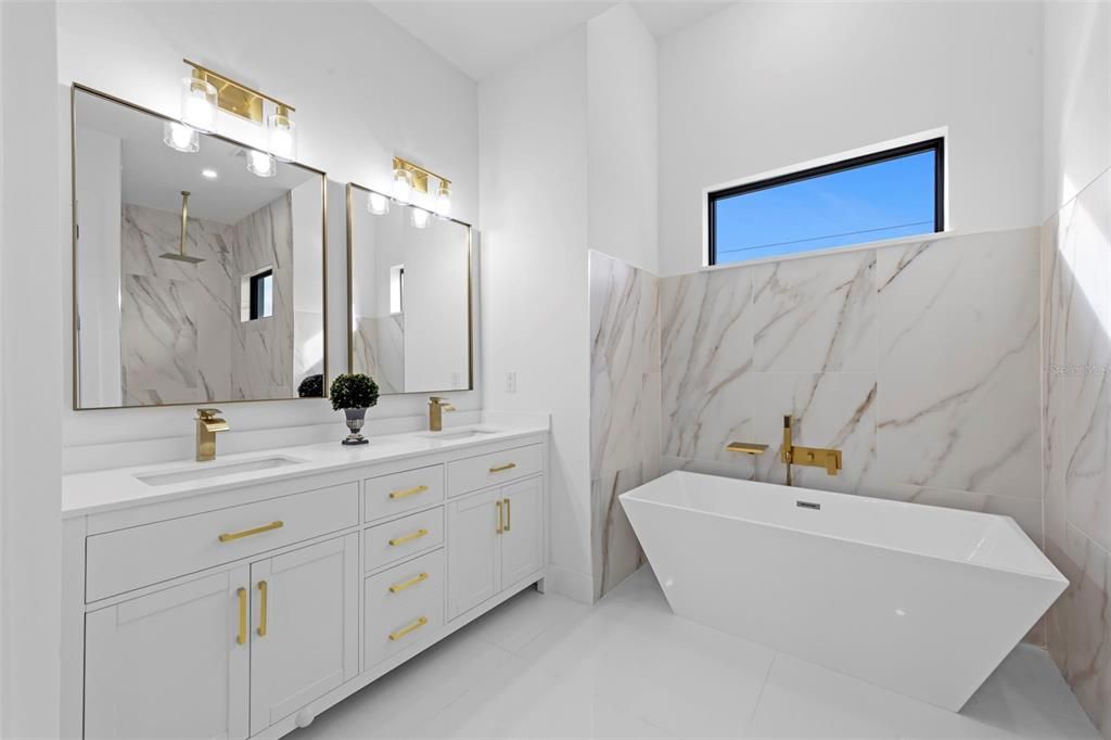 For Sale: $470,000 (3 beds, 2 baths, 1901 Square Feet)