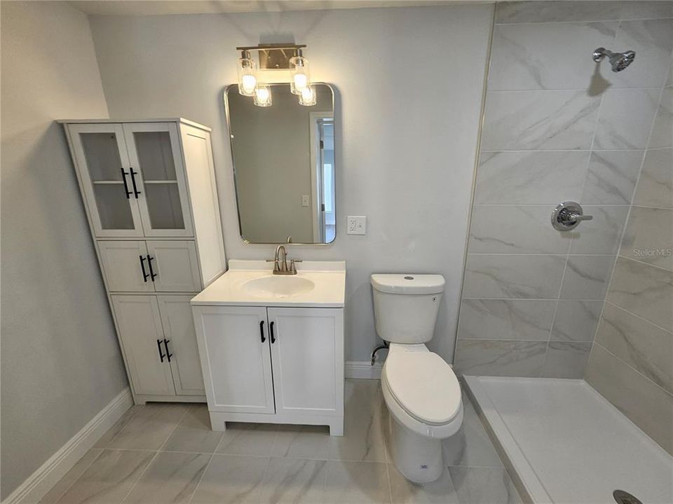 For Rent: $1,100 (1 beds, 1 baths, 350 Square Feet)