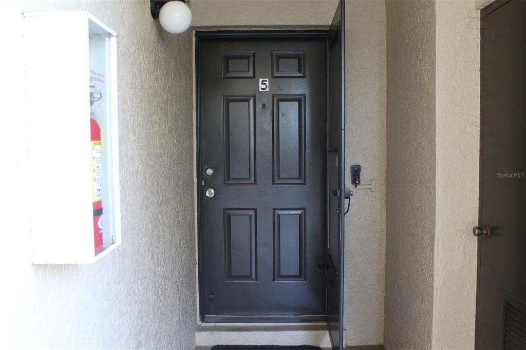 待售: $215,000 (2 贝兹, 2 浴室, 1044 平方英尺)