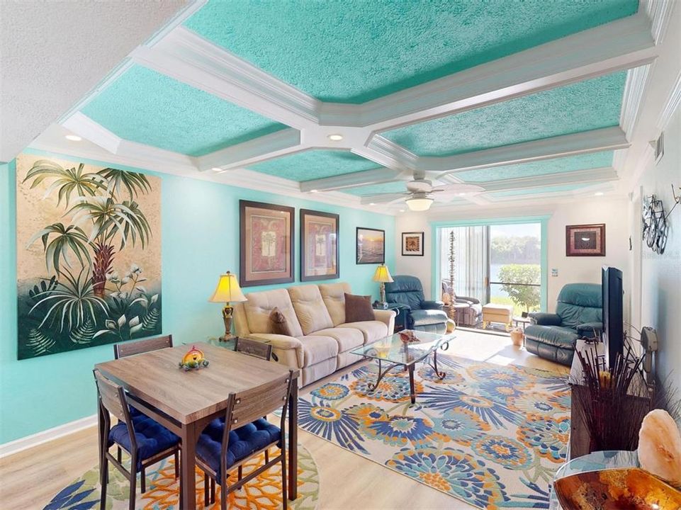 待售: $215,000 (2 贝兹, 2 浴室, 1044 平方英尺)