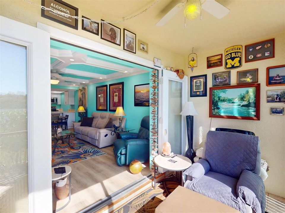 待售: $215,000 (2 贝兹, 2 浴室, 1044 平方英尺)