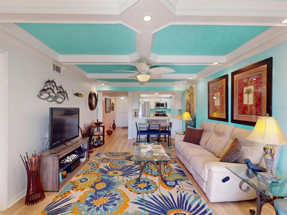 待售: $215,000 (2 贝兹, 2 浴室, 1044 平方英尺)