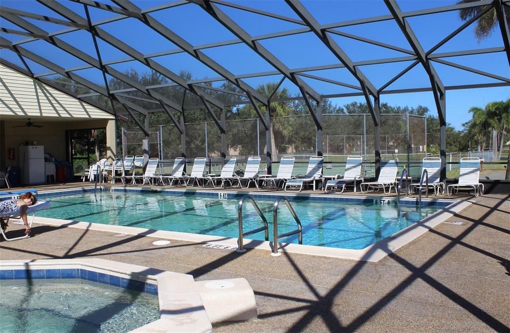 待售: $215,000 (2 贝兹, 2 浴室, 1044 平方英尺)