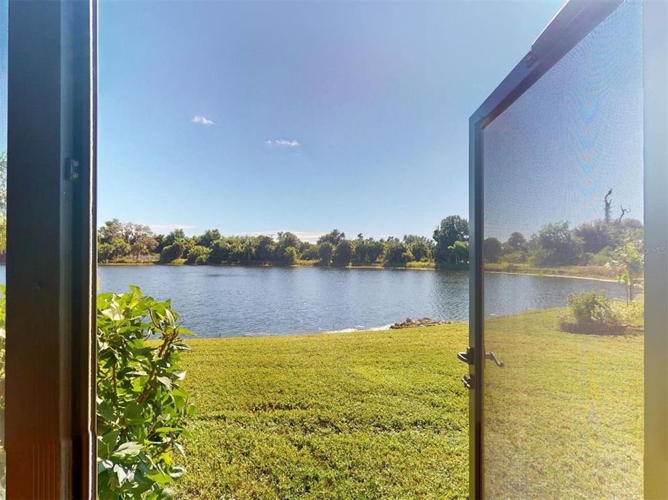 待售: $215,000 (2 贝兹, 2 浴室, 1044 平方英尺)