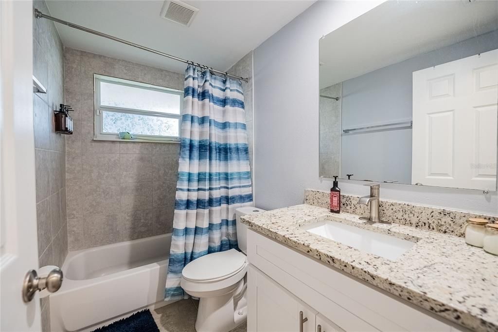 Под контрактом: $324,900 (3 спален, 2 ванн, 1433 Квадратных фут)