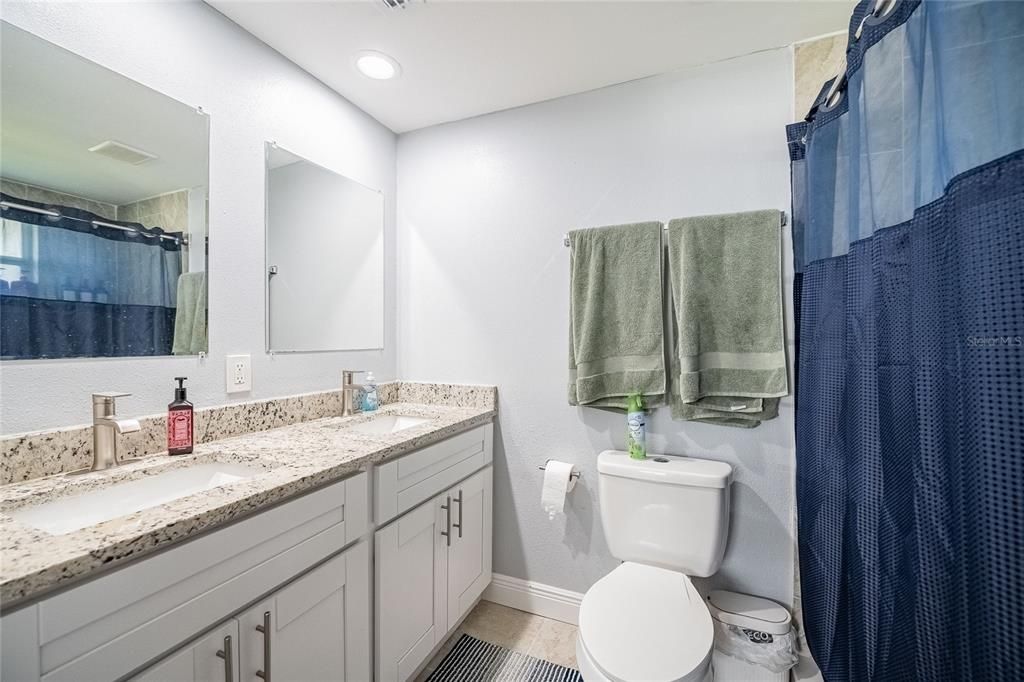 Под контрактом: $324,900 (3 спален, 2 ванн, 1433 Квадратных фут)