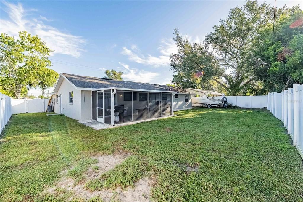 Под контрактом: $324,900 (3 спален, 2 ванн, 1433 Квадратных фут)