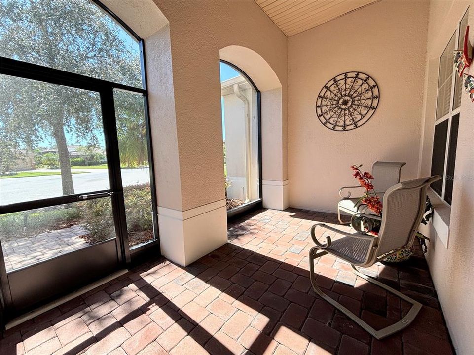 For Rent: $2,600 (3 beds, 2 baths, 2450 Square Feet)