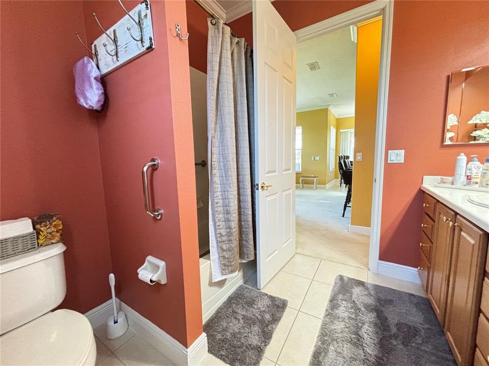 For Rent: $2,600 (3 beds, 2 baths, 2450 Square Feet)