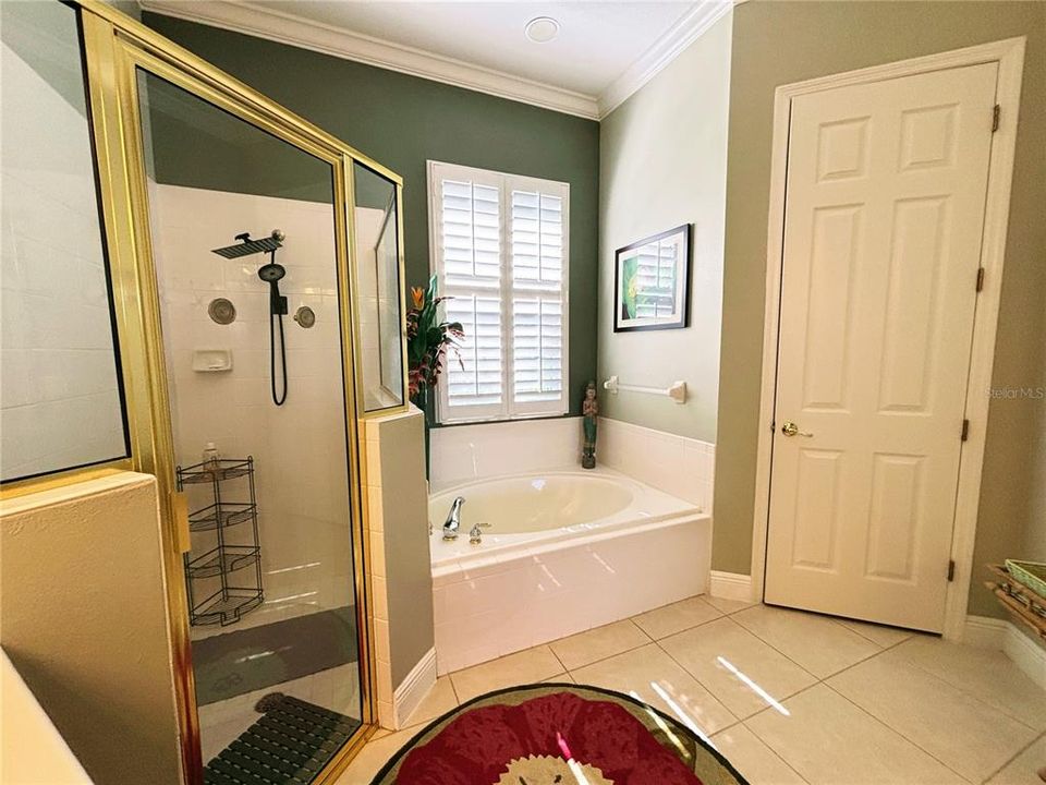 For Rent: $2,600 (3 beds, 2 baths, 2450 Square Feet)