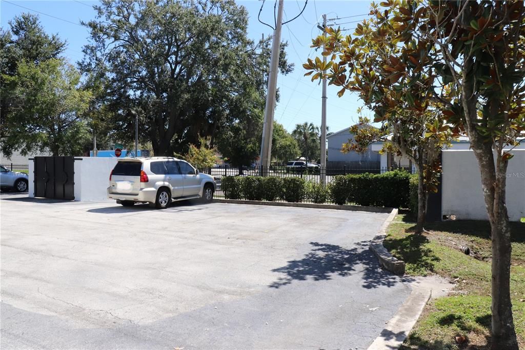 待售: $42,000 (0 贝兹, 0 浴室, 6219 平方英尺)