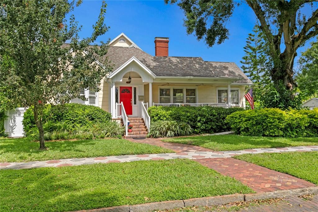 最近售出: $1,700,000 (4 贝兹, 4 浴室, 3289 平方英尺)