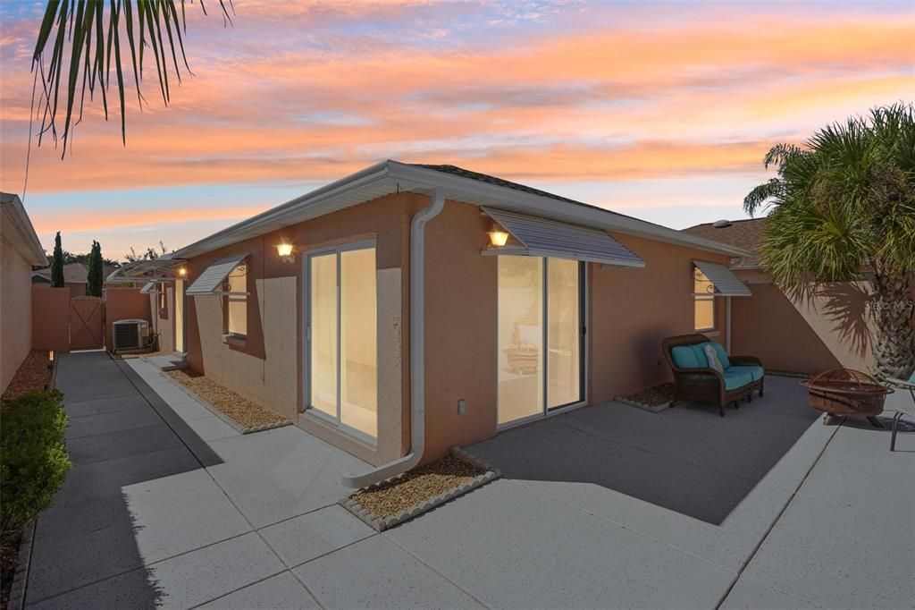 Active With Contract: $340,000 (2 beds, 2 baths, 1268 Square Feet)